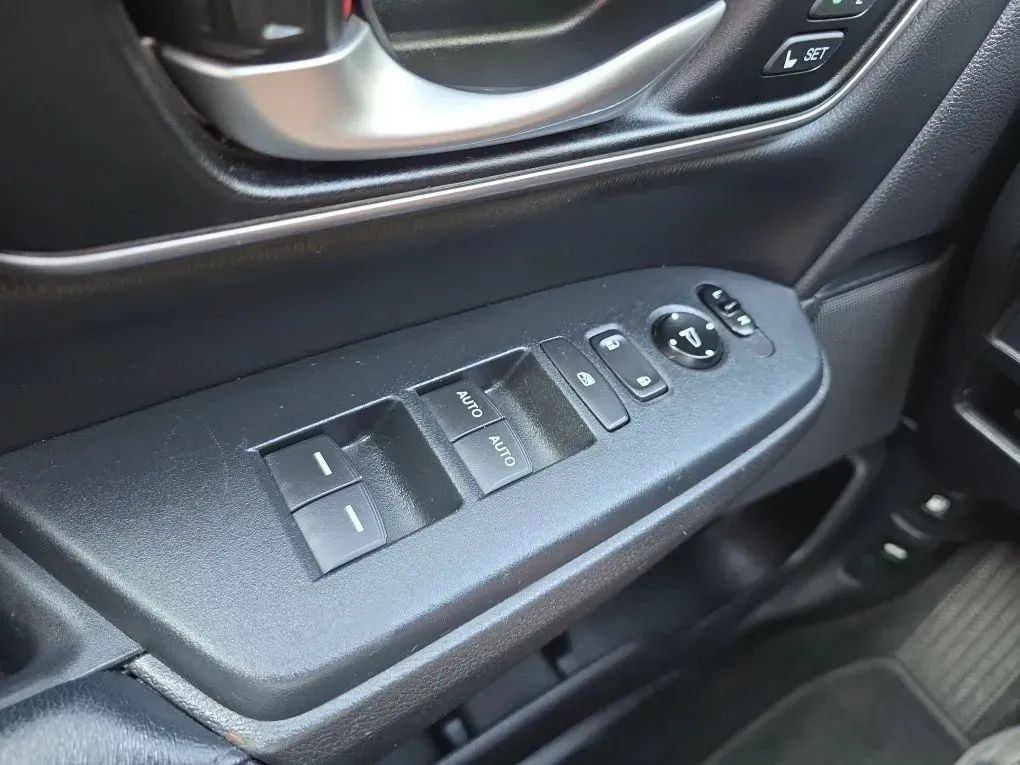 Used 2017 Honda CR-V EX-L image 25