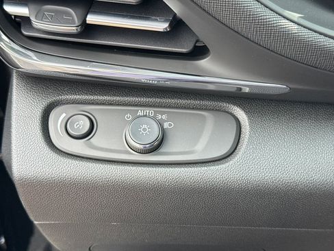 New 2026 Buick Envista Preferred FWD image 18