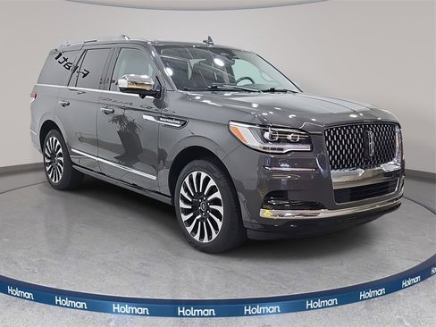 Used 2022 Lincoln Navigator Black Label image 4