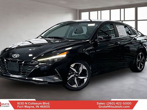 Used 2023 Hyundai Elantra Limited image 1