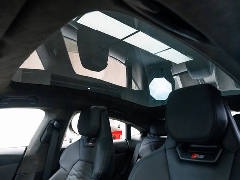 Used 2023 Audi RS e-tron GT w/ Carbon Performance Package image 18