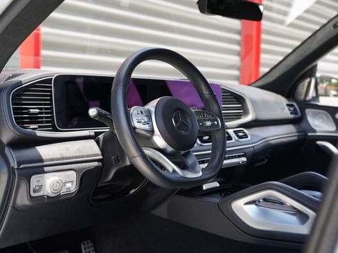 Used 2023 Mercedes-Benz GLS 580 4MATIC image 16