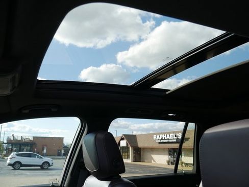 Used 2020 Cadillac XT6 Premium Luxury image 3