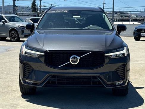 Certified 2025 Volvo XC60 B5 Plus AWD/4WD image 8