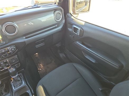 Certified 2022 Jeep Wrangler Unlimited Sahara w/ LED Lighting Group image 12