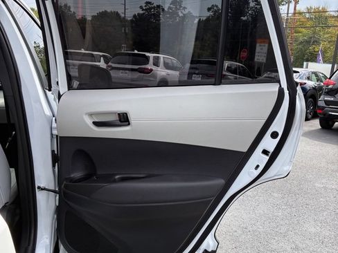 Used 2025 Toyota Corolla Cross L FWD image 23