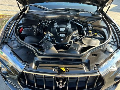 Used 2018 Maserati Levante image 47