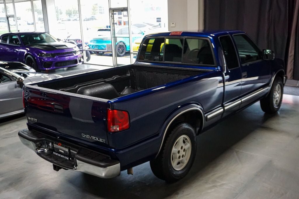Used 2002 Chevrolet S10 Pickup LS w/ LS Preferred Equipment Group AWD/4WD image 28
