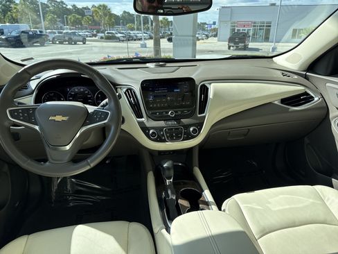 Used 2024 Chevrolet Malibu LT FWD image 27