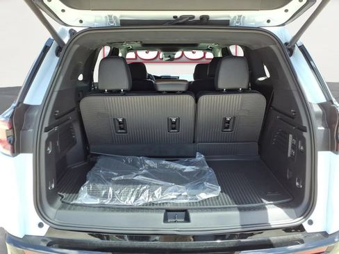 New 2026 GMC Acadia Denali Ultimate w/ LPO, Floor Liner Package FWD image 23