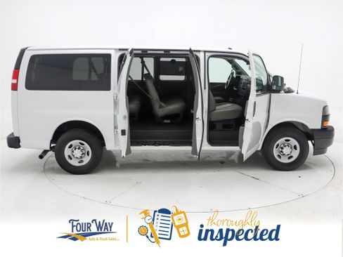 Used 2018 Chevrolet Express 2500 LS w/ Driver Convenience Package image 3