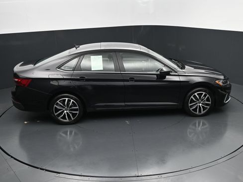 Used 2026 Volkswagen Jetta SE FWD image 31