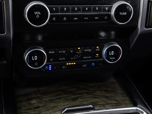 Used 2019 Ford Expedition Max Platinum RWD image 30