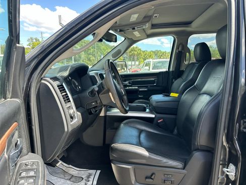 Used 2017 RAM 1500 Laramie w/ Convenience Group image 6