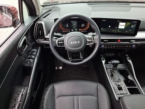 Used 2025 Kia Sorento S AWD/4WD image 2