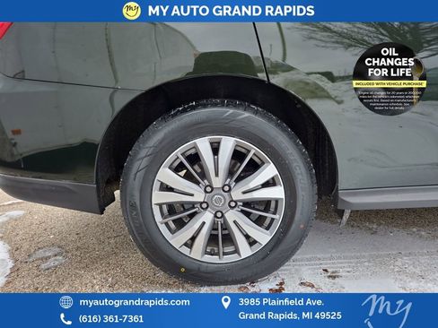 Used 2020 Nissan Pathfinder SL image 34