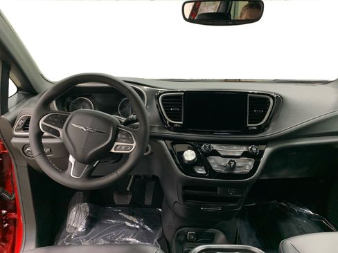 New 2026 Chrysler Pacifica Select image 19