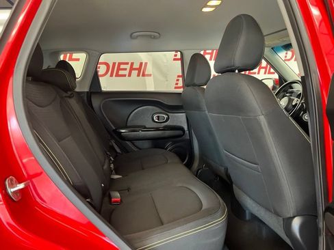 Used 2016 Kia Soul + w/ Audio Package FWD image 10