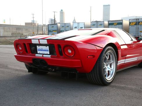 Used 2005 Ford GT image 40