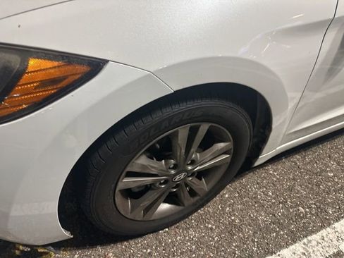 Used 2018 Hyundai Elantra SEL image 9