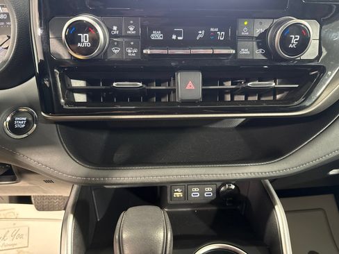 Used 2023 Toyota Highlander L FWD image 28
