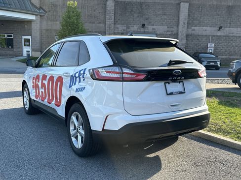 New 2024 Ford Edge SE image 9