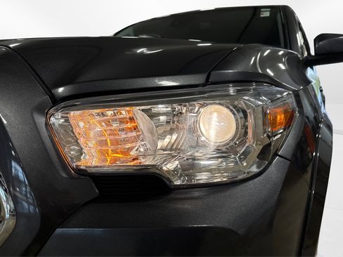 Used 2022 Toyota Tacoma SR5 image 13