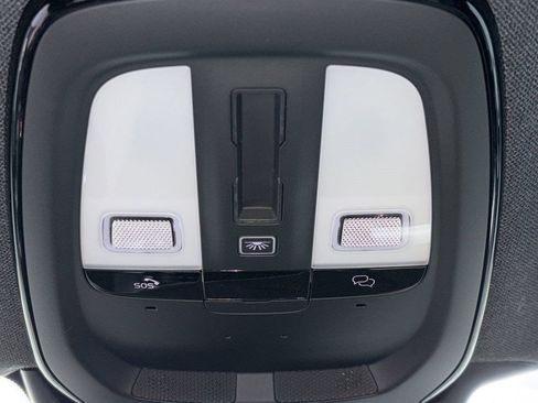 Used 2025 Volvo XC40 B5 Core AWD/4WD image 15