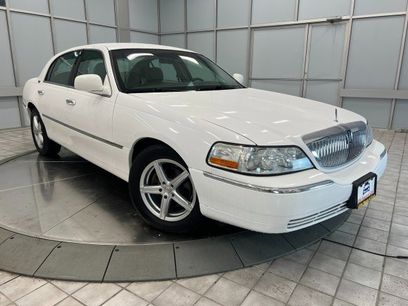 Used 2009 Lincoln Town Car Signature Limited