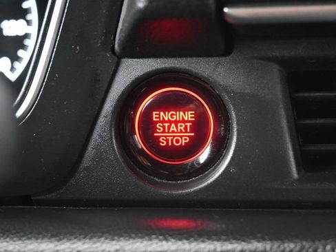Used 2023 Honda Pilot Touring image 15