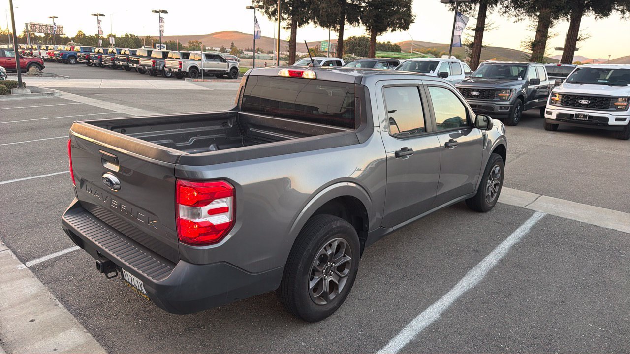 Used 2022 Ford Maverick XLT FWD image 2