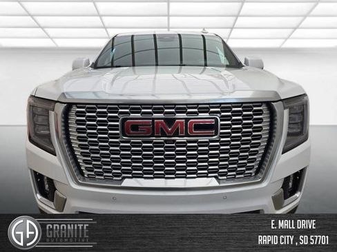 Used 2024 GMC Yukon XL Denali AWD/4WD image 9