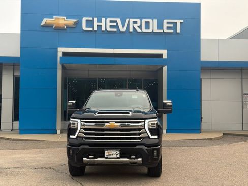 Used 2024 Chevrolet Silverado 2500 High Country w/ Z71 Off-Road Package AWD/4WD image 1