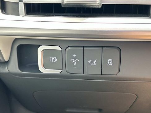 Used 2025 Hyundai Santa Fe SEL FWD image 35