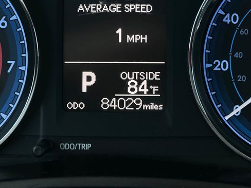 Used 2018 Toyota Corolla LE FWD image 25