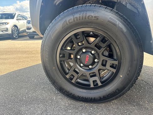 Used 2019 Toyota Tacoma SR image 29