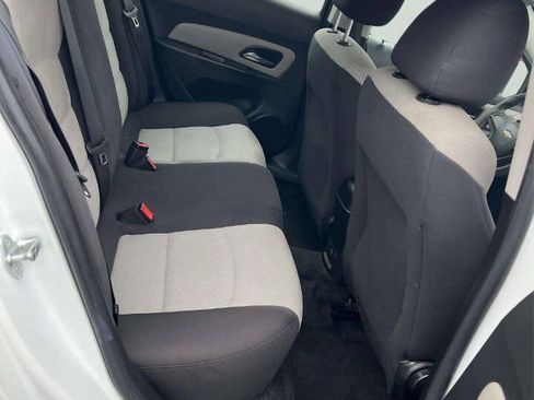 Used 2015 Chevrolet Cruze LS FWD image 3