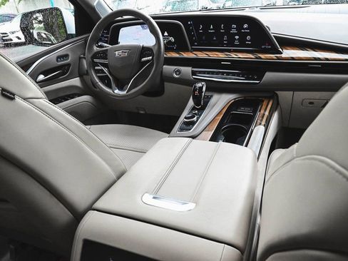 Used 2022 Cadillac Escalade Sport Platinum AWD/4WD image 32