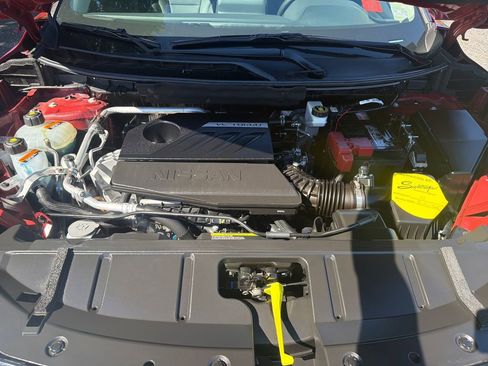 Used 2025 Nissan Rogue SV w/ SV Premium Package FWD image 27