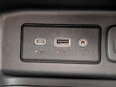 Used 2023 Chevrolet Equinox LT image 23