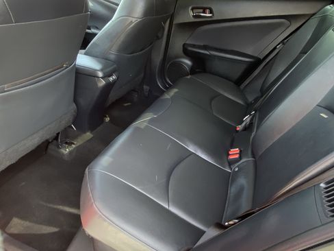 Used 2022 Toyota Prius Prime XLE image 23