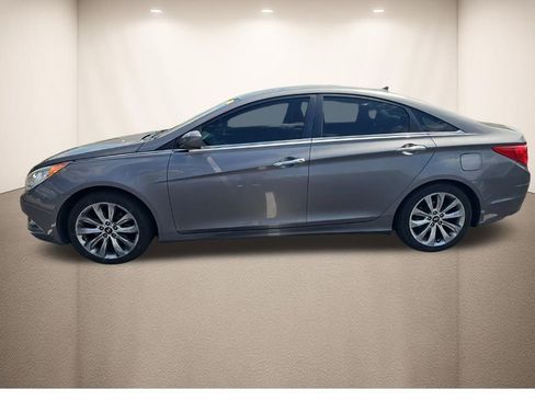 Used 2011 Hyundai Sonata SE FWD image 2