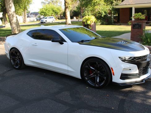Used 2019 Chevrolet Camaro SS image 40