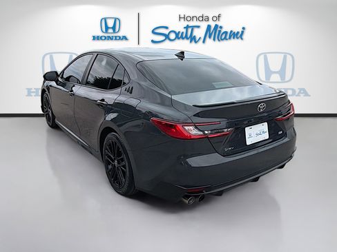 Used 2025 Toyota Camry SE FWD image 5