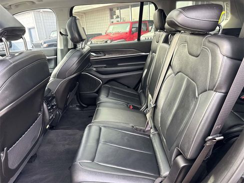 Used 2021 Jeep Grand Cherokee L Limited image 10
