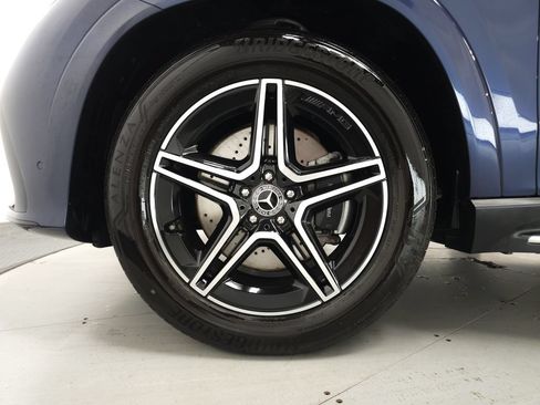 Used 2025 Mercedes-Benz GLE 450e 4MATIC w/ AMG Line Exterior image 37