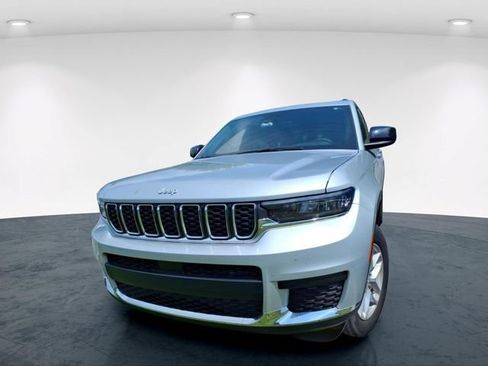 Used 2025 Jeep Grand Cherokee L Laredo w/ Luxury Tech Group I AWD/4WD image 3