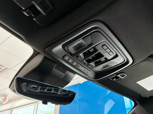 Used 2025 Chevrolet Silverado 1500 ZR2 w/ Technology Package AWD/4WD image 18