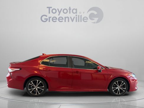 Used 2020 Toyota Camry SE w/ Convenience Package FWD image 7