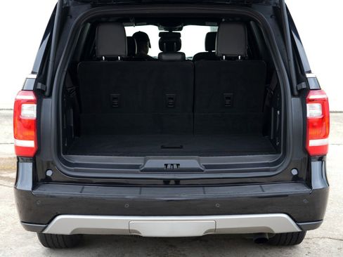 Used 2019 Ford Expedition XLT w/ Equipment Group 202A RWD image 9